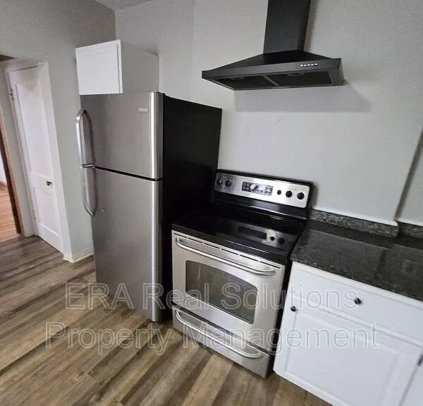 1527 Republic Ave — Photo 9