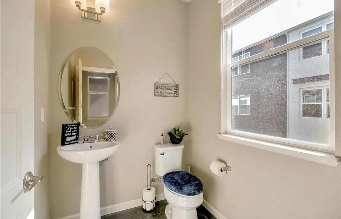3 bed, 2.5 bath, 1670 sqft, $4,850 — Photo 4