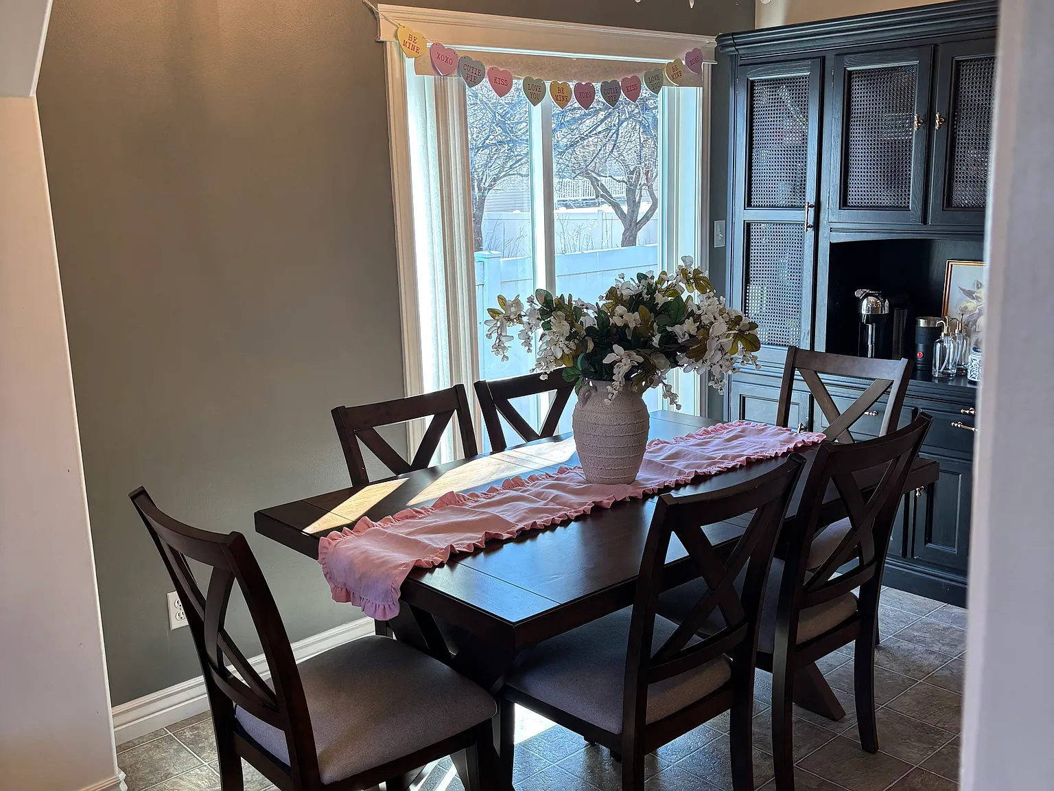 5 bed, 2200 sqft, $2,275 — Photo 3