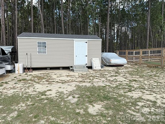 5th image of 6883 Airport Rd