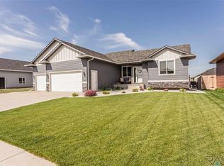 1305 S Keva Ave, Sioux Falls, SD 57106