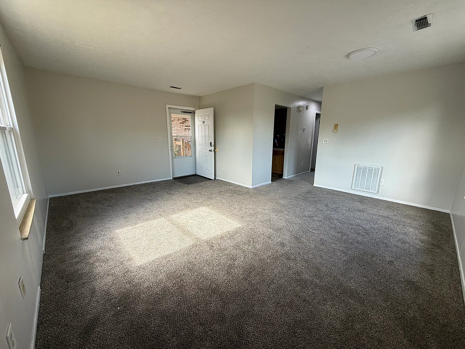 1 bed, $750 — Photo 2