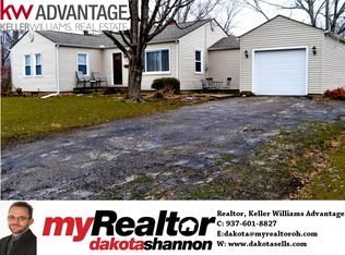 70 East Dr, Centerville, OH 45458