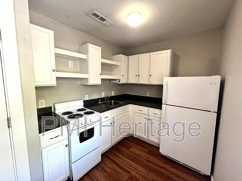 2 bed, 1.0 bath, 580 sqft, $875 — Photo 4