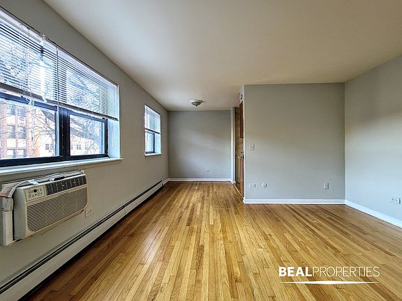 4th image of 510 W Briar Pl #510303