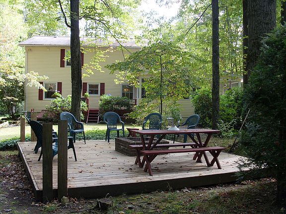 3rd image of 104 Overlook Dr