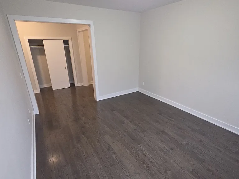 11 Seymour St #10 — Photo 6