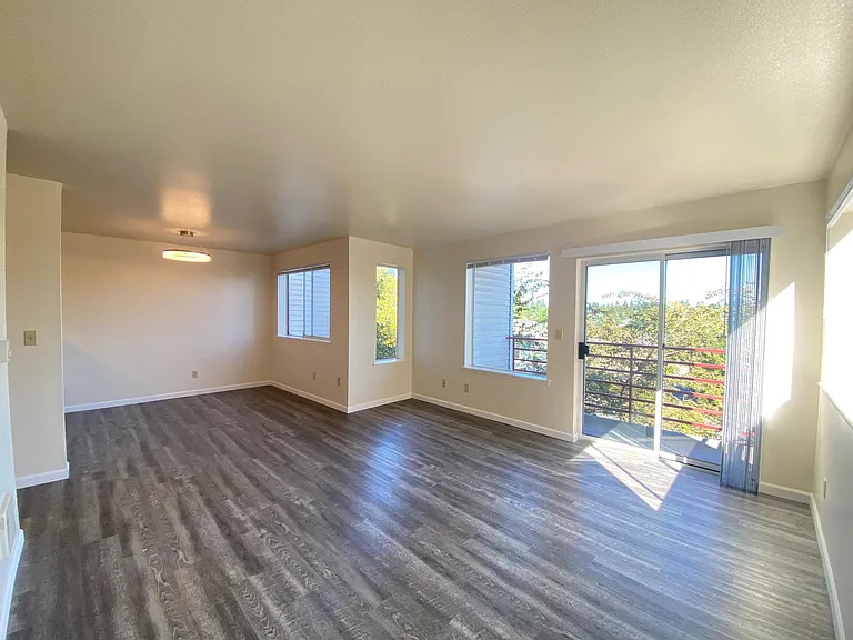 7017 35th Ave NE #204 — Photo 4