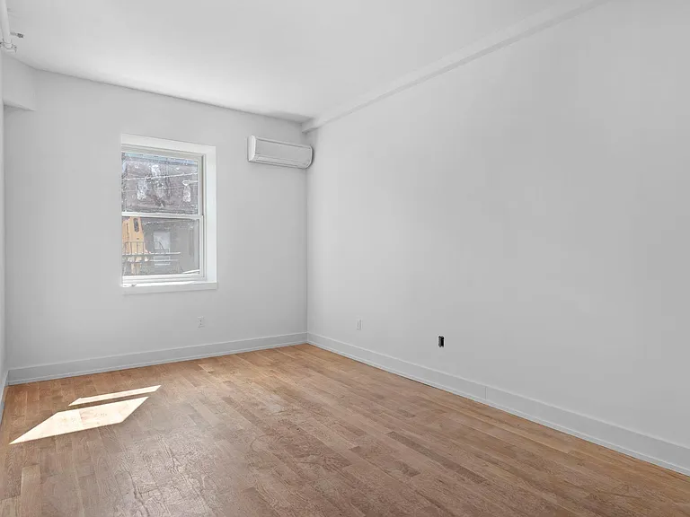 31 Centre St #201 — Photo 11