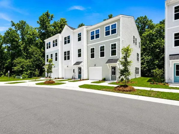 475 Caledon Ct, Johns Island, SC 29455