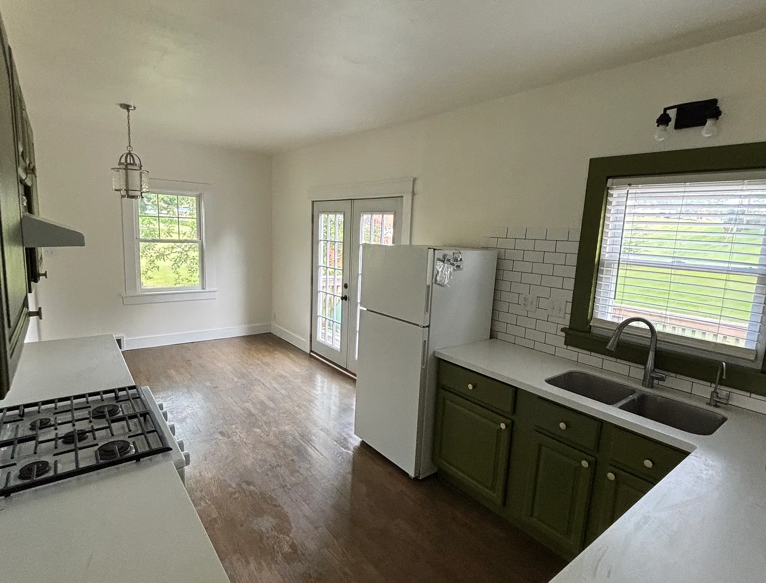 3 bed, 1.5 bath, 1308 sqft, $1,600 — Photo 4