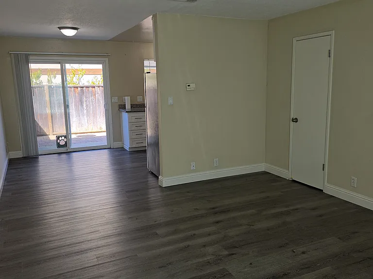 735 Palomino Dr #2 — Photo 1