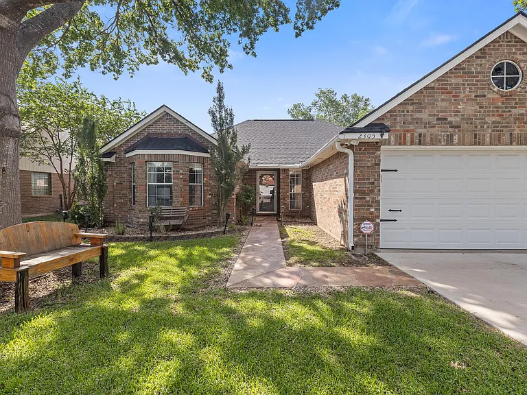 2305 Raintree Path — Photo 1