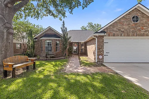 2305 Raintree Path Photo 1