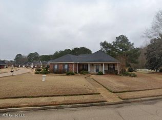 100 Pavilion Dr, Brandon, MS 39042