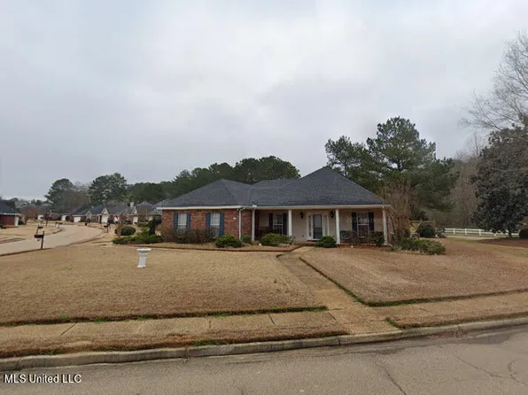 100 Pavilion Dr, Brandon, MS 39042