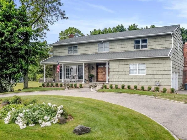 310 W Ivy Hill Road, Woodsburgh, NY 11598