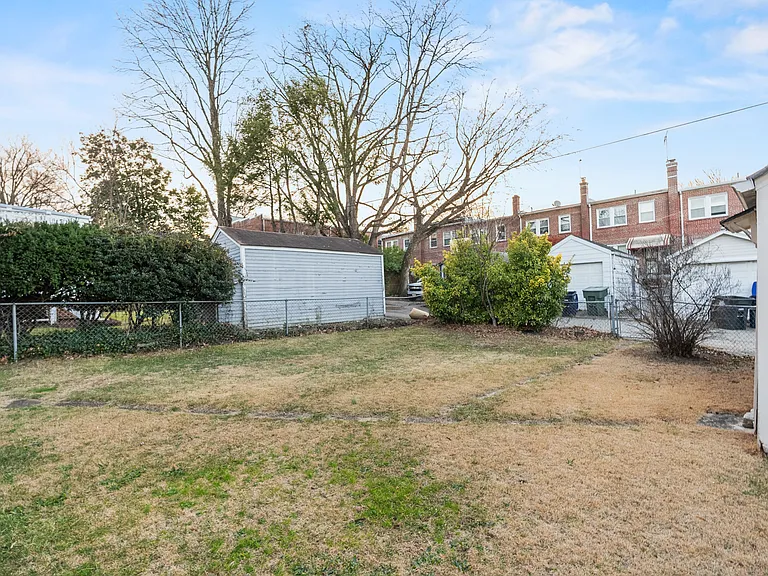 4112 18th Pl NE — Photo 37