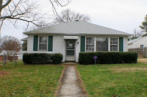 1st image of 1304 St Michaels Ln