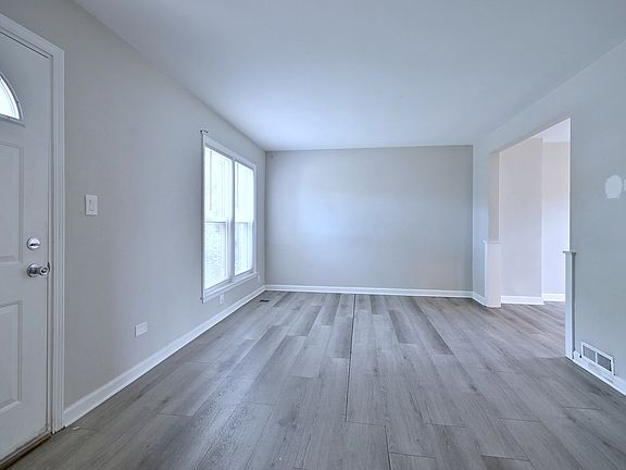 5th image of 1653 Stockton Ave