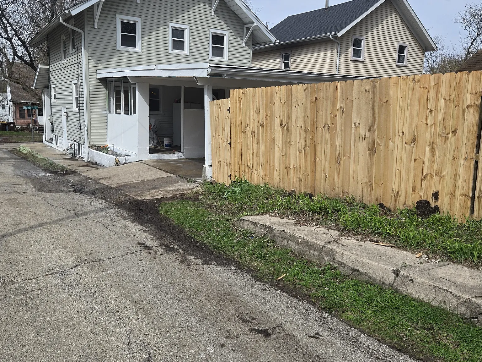 3 bed, 1.5 bath, 1498 sqft, $2,150 — Photo 2