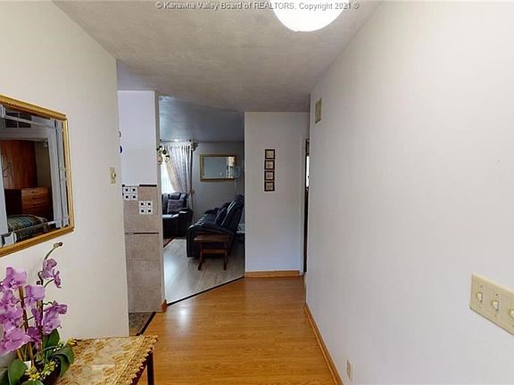 5th image of 1216 Crown Dr