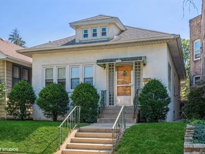 2329 W Estes Ave, Chicago, IL, 60645