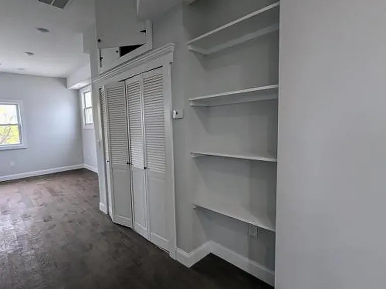 Hallway/closet