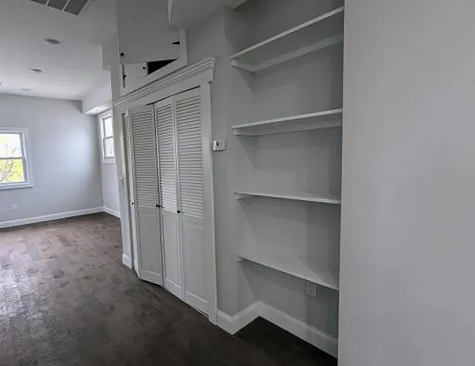 Hallway/closet