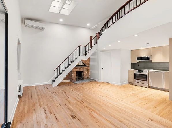 51 E 10th St APT 9