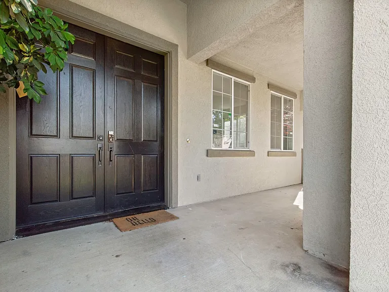 991 Zephyr Ln — Photo 4