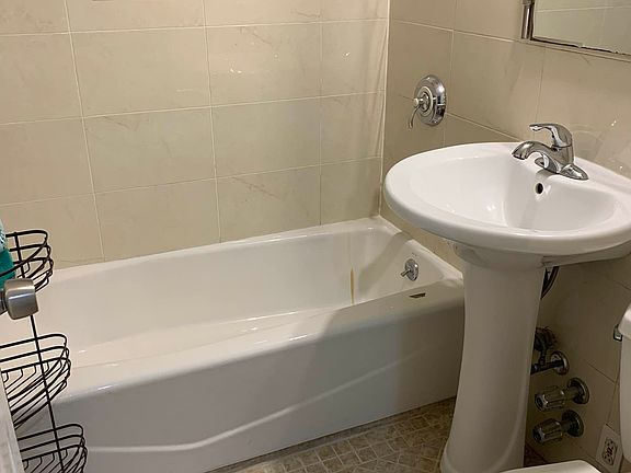 5th image of 207 W 20th St APT 1B