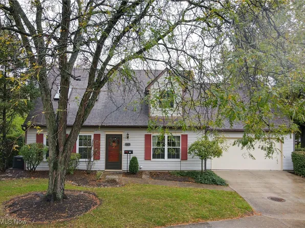 1731 Stone Creek Ln, Twinsburg, OH 44087