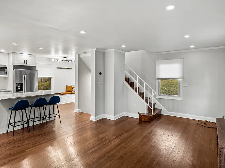 Living Room (alt view)