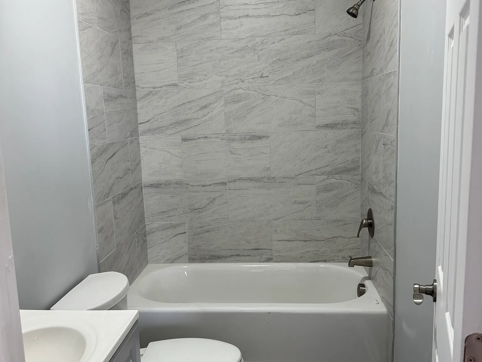 2 bed, $2,300 — Photo 4