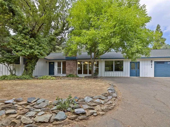 844 Mark Twain Rd, Angels Camp, CA 95222