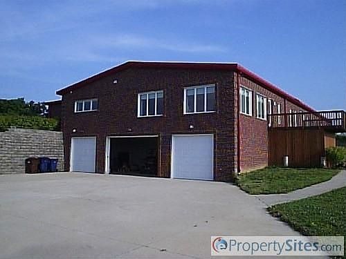 4th image of 695 Chatman Ln