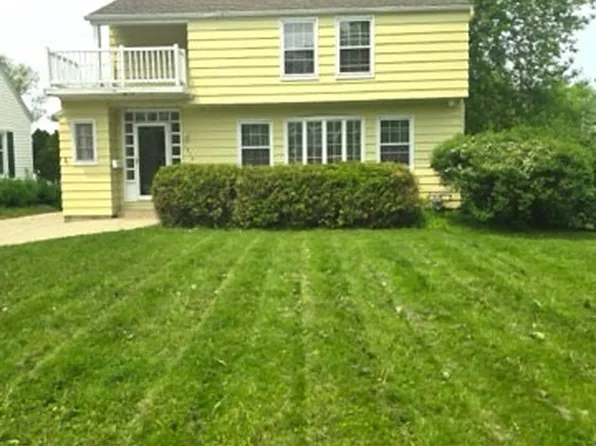 1014 W Grand Ave, Port Washington, WI 53074