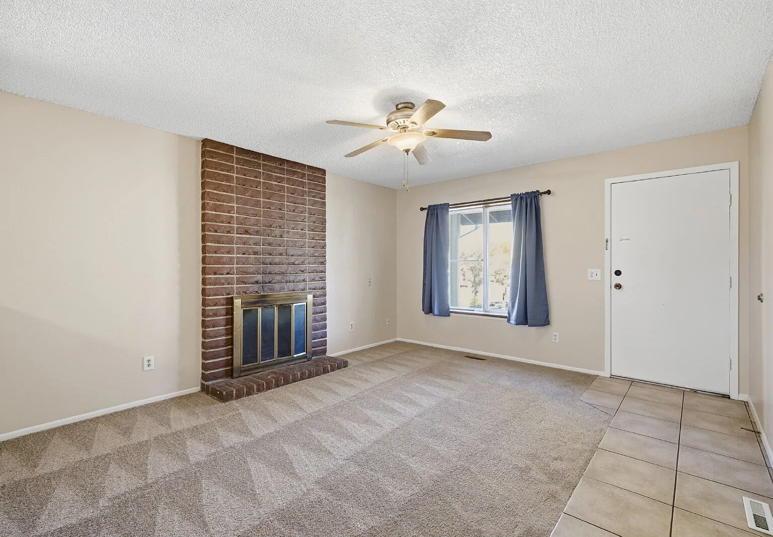3 bed, 1.5 bath, 1108 sqft, $2,200 — Photo 3