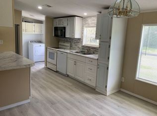 3143 Sandy Dr, Zephyrhills, FL 33541