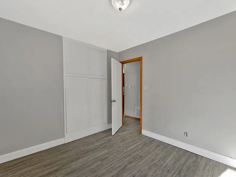 1937 N Garland Ave — Photo 14