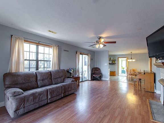 2nd image of 24 Cape Lookout Ct