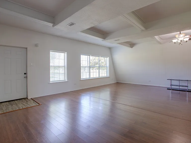 108 Russell Rd — Photo 22