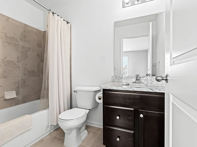 506 Midland Blvd — Photo 15
