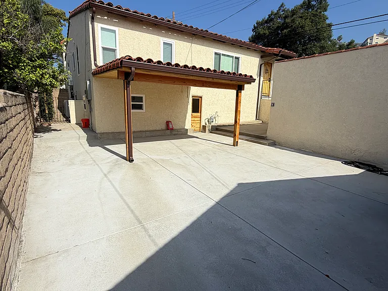 1090 E Verdugo Ave — Photo 26
