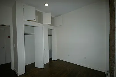 Rented by Realty Advisors Group