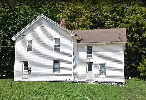 38 Middle St Photo 1