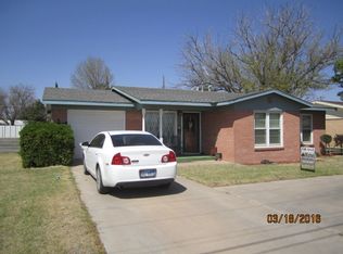 924 E Bryan St, Kermit, TX 79745