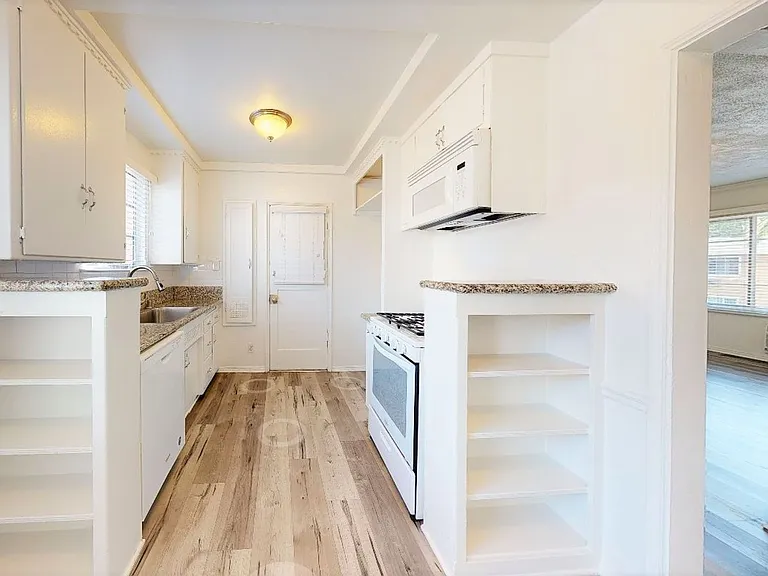 1136-1160 N. El Centro Ave — Photo 15