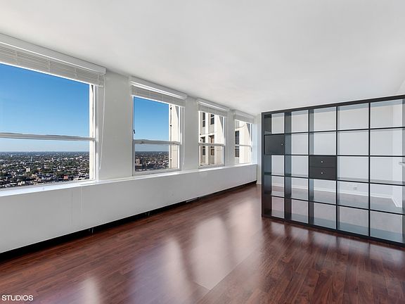 3rd image of 2626 N Lakeview Ave APT 3906